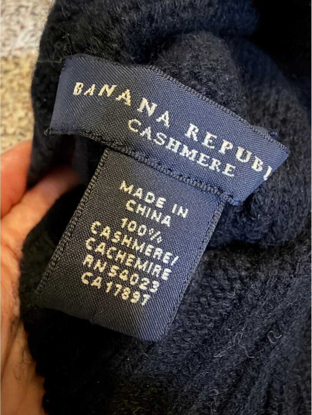 Banana Republic Cashmere black beanie winter hat